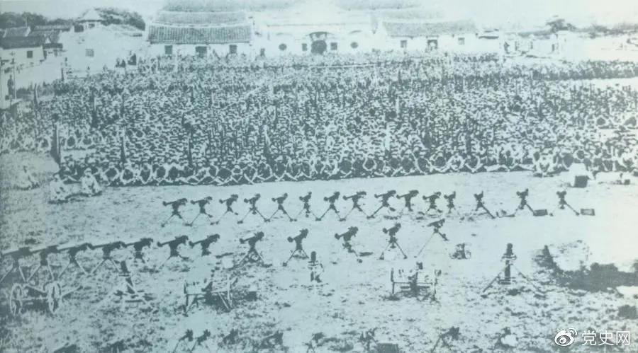 1932年4月20日,由红一军团和红五军团组成的东路军攻占漳州,图为攻占漳州后的部队情形。